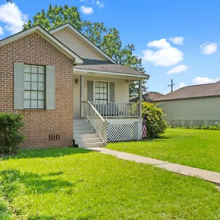 10 Mins To Tiger Stadium South Burbank Bungalow